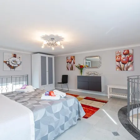 Terrazza A Chiaia Appartement