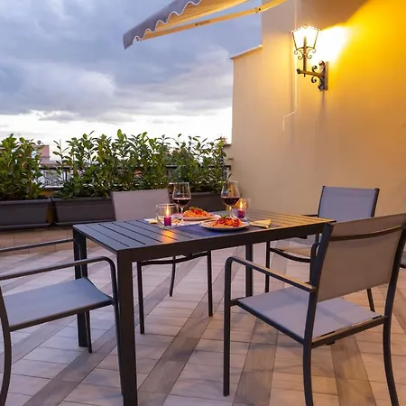 Terrazza A Chiaia * Naples
