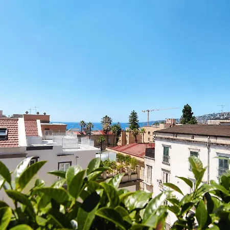 Terrazza A Chiaia דירה *