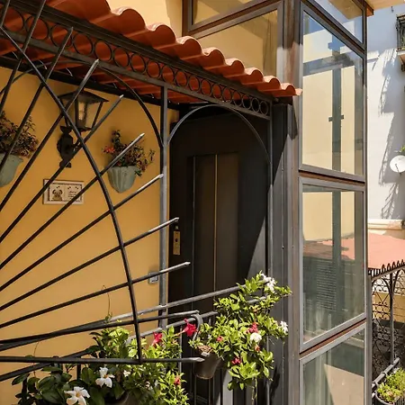 דירה Terrazza A Chiaia נאפולי