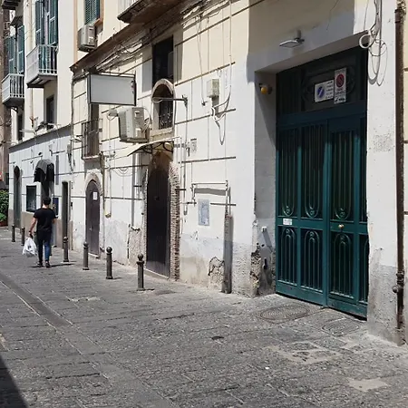 Terrazza A Chiaia Lägenhet *
